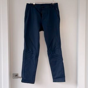 Lululemon Commission Pant Classic Fit in Navy (30)